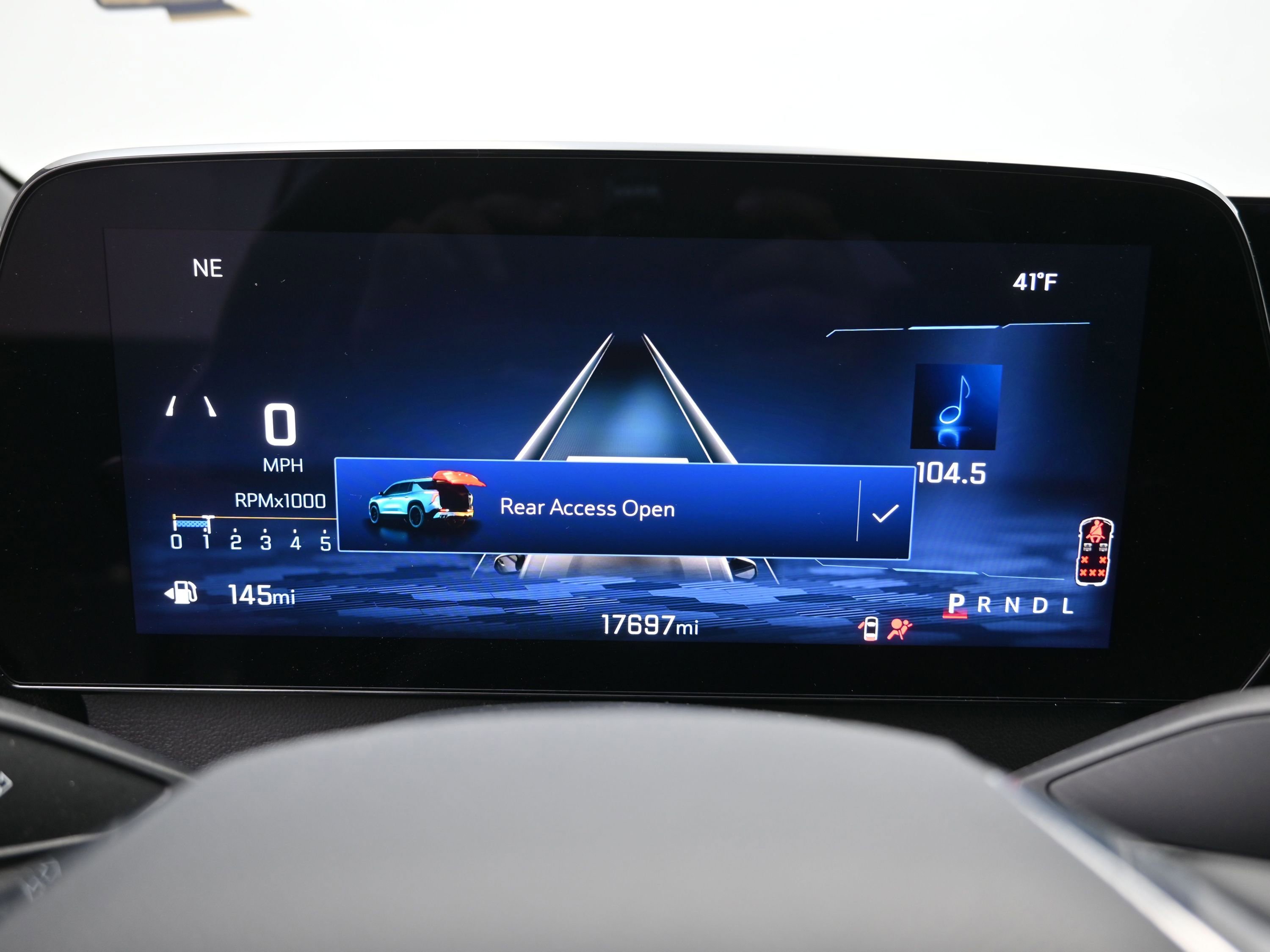 Used 2025 Chevrolet Traverse LT image 14