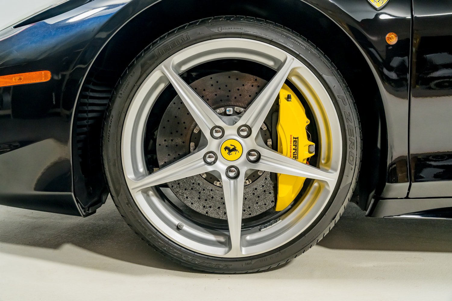 Used 2010 Ferrari 458 Italia Coupe RWD image 12