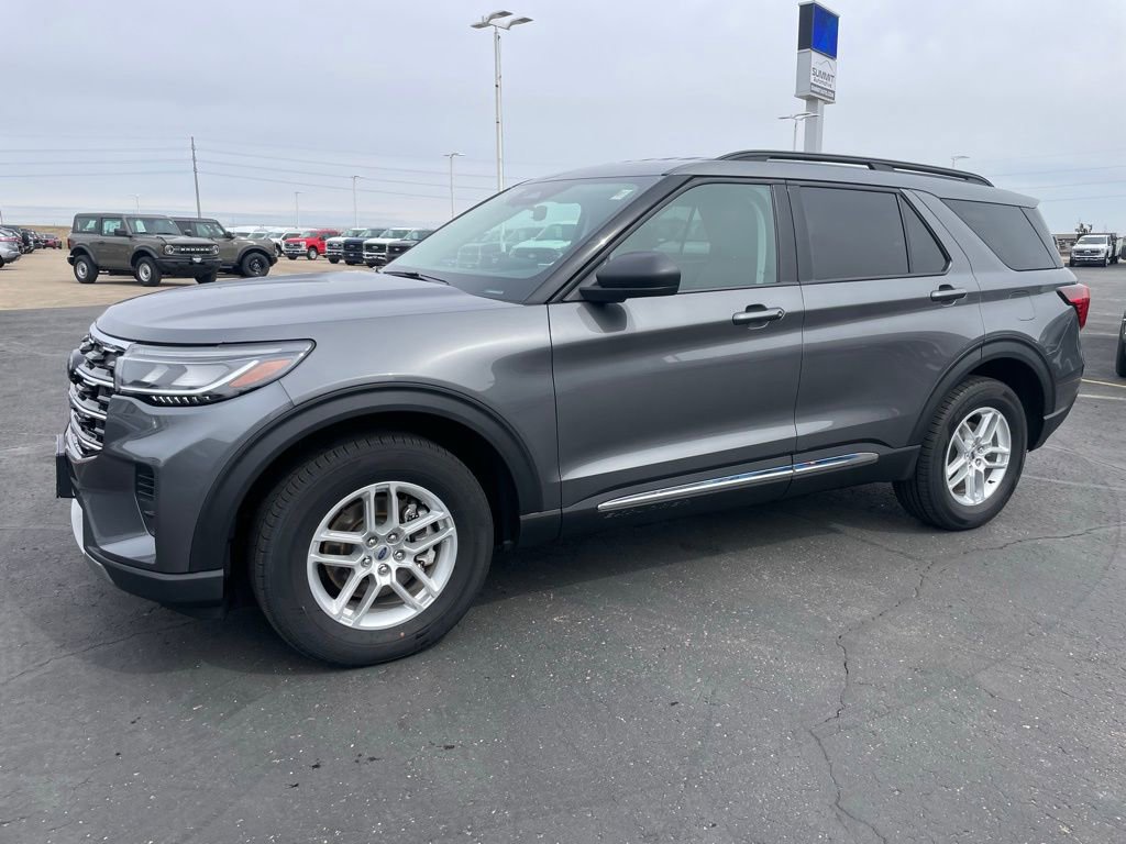 Used 2025 Ford Explorer Active image 6