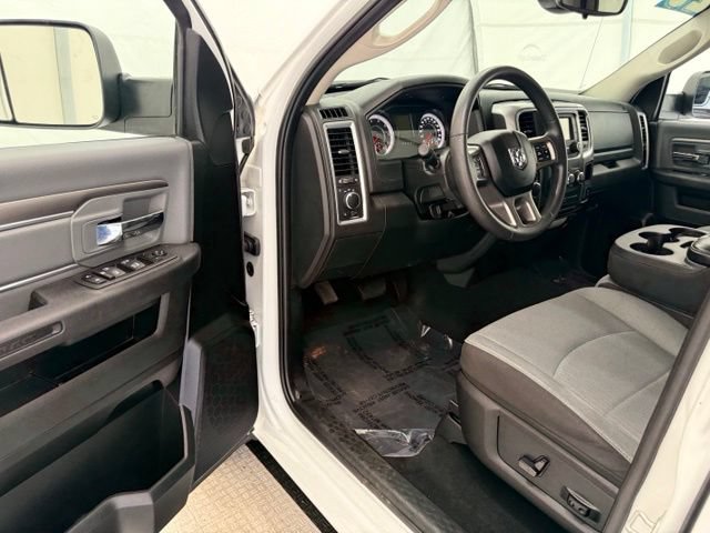 Used 2023 RAM 1500 Classic SLT AWD/4WD image 30