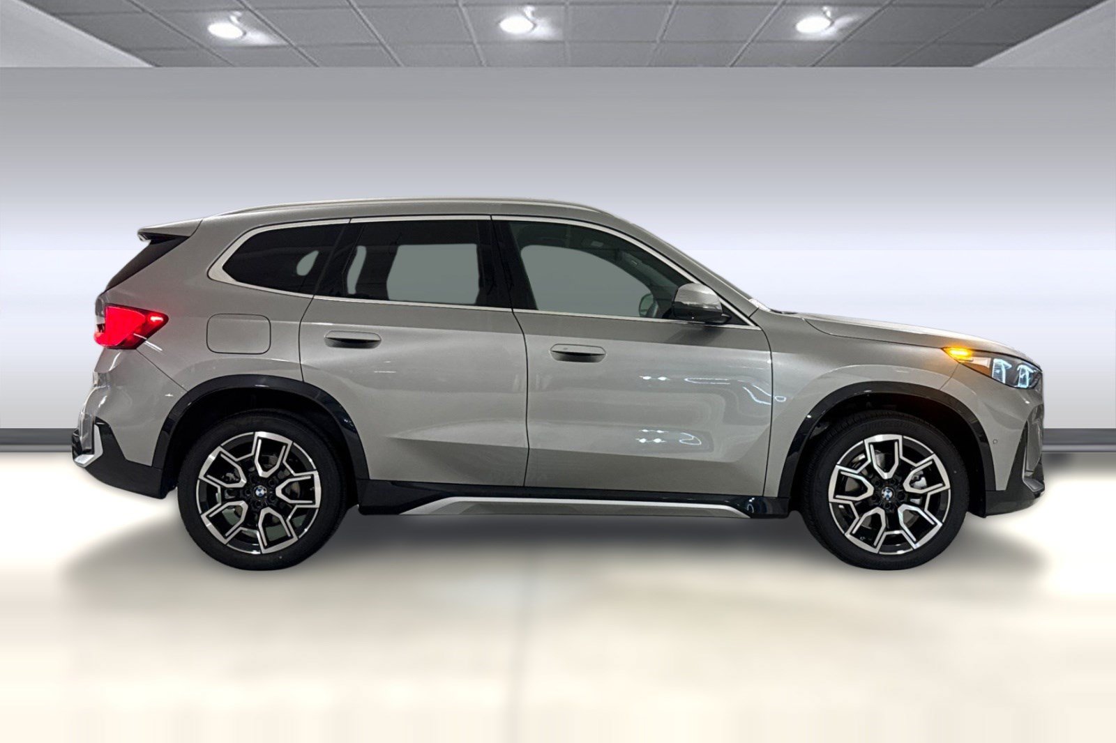 New 2026 BMW X1 xDrive28i w/ Technology Package AWD/4WD image 8