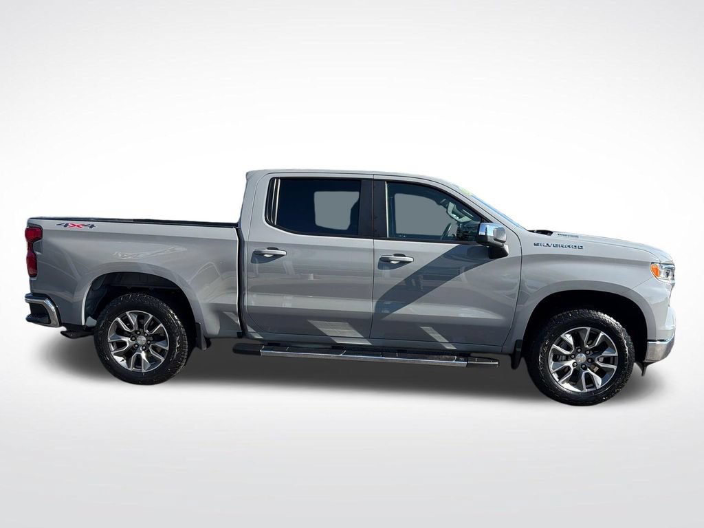 Used 2024 Chevrolet Silverado 1500 LT AWD/4WD image 6