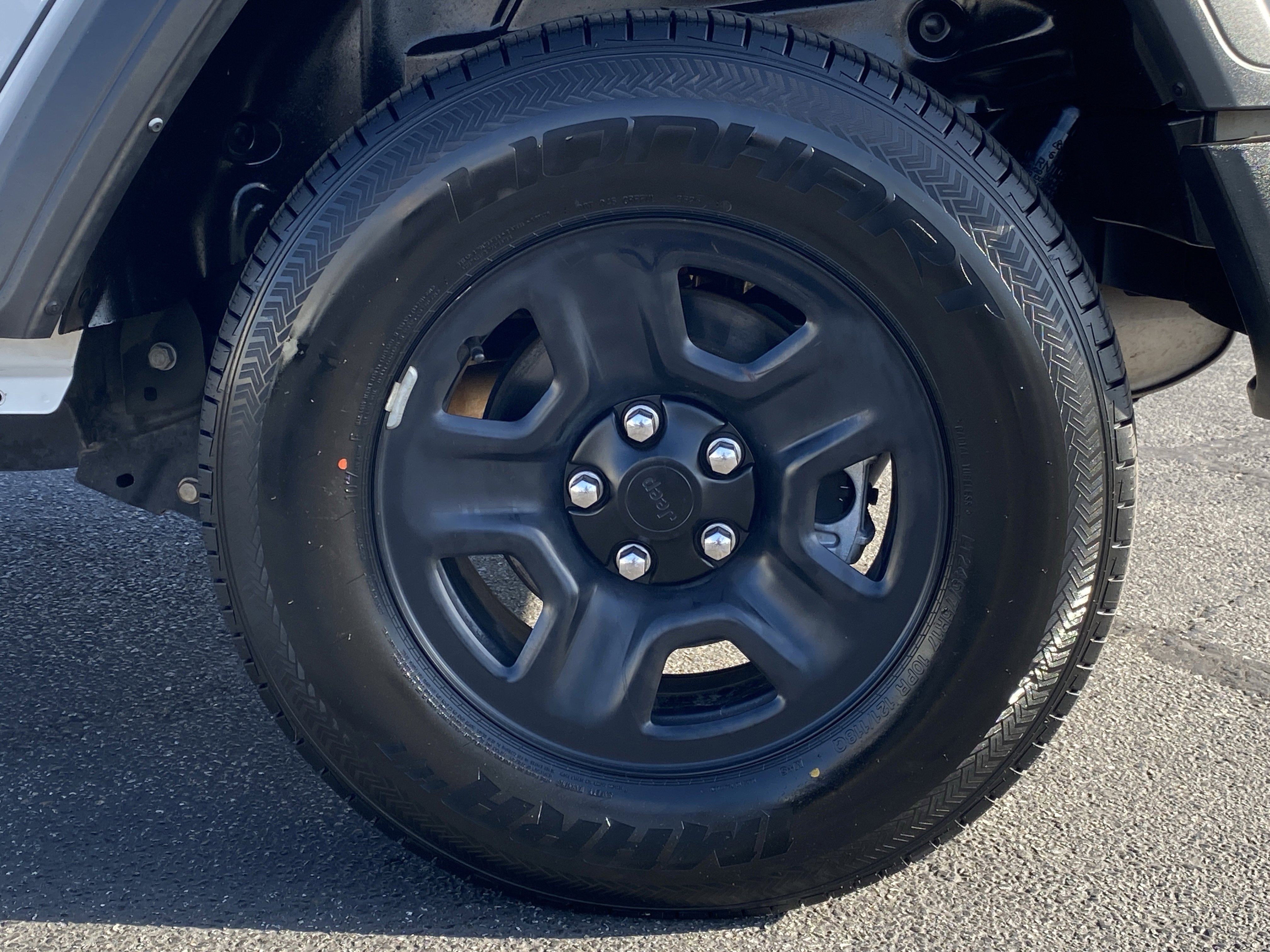 Used 2023 Jeep Wrangler Sport image 7