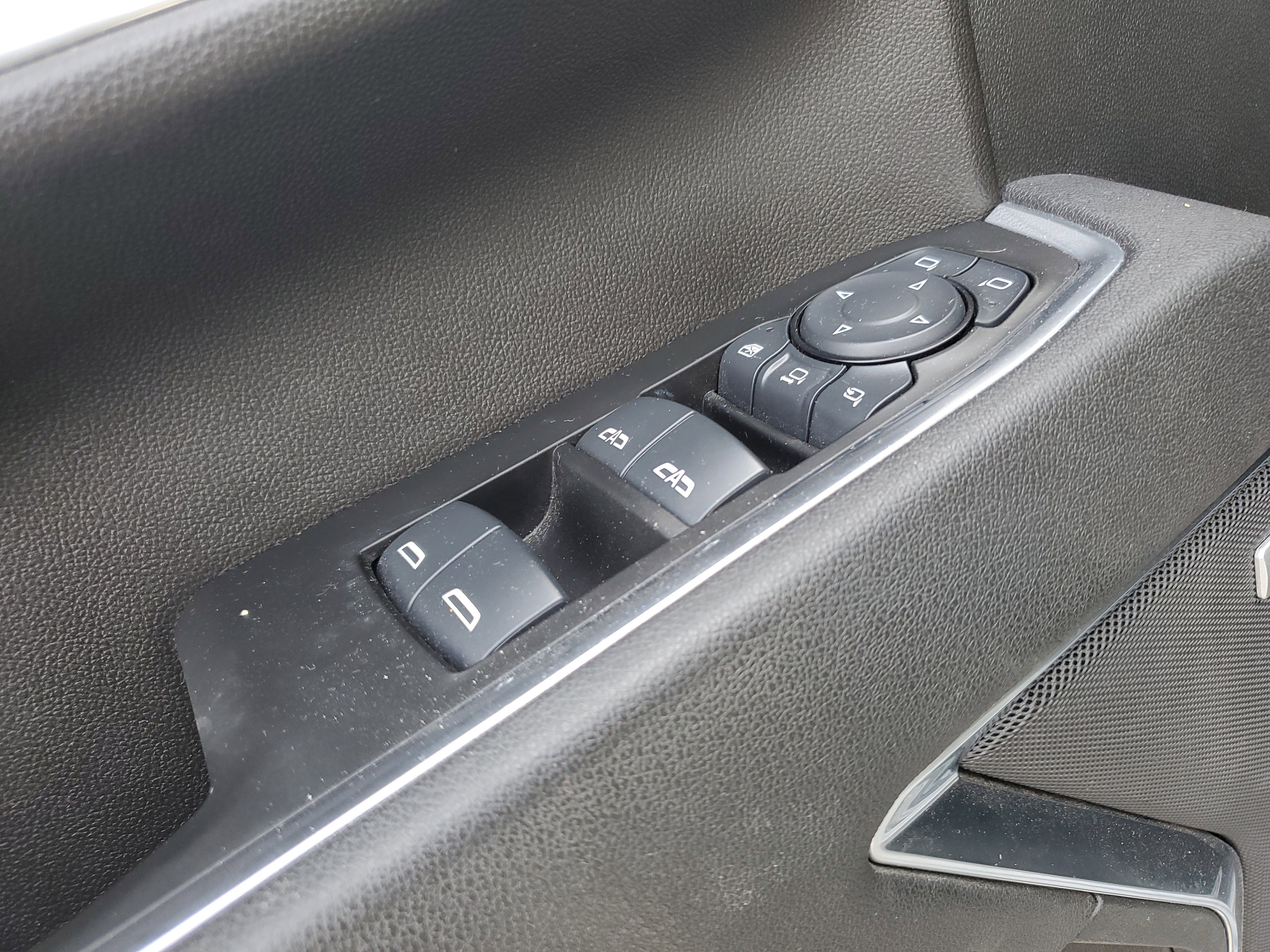 Used 2025 Chevrolet Silverado 2500 LTZ w/ LTZ Plus Package image 20