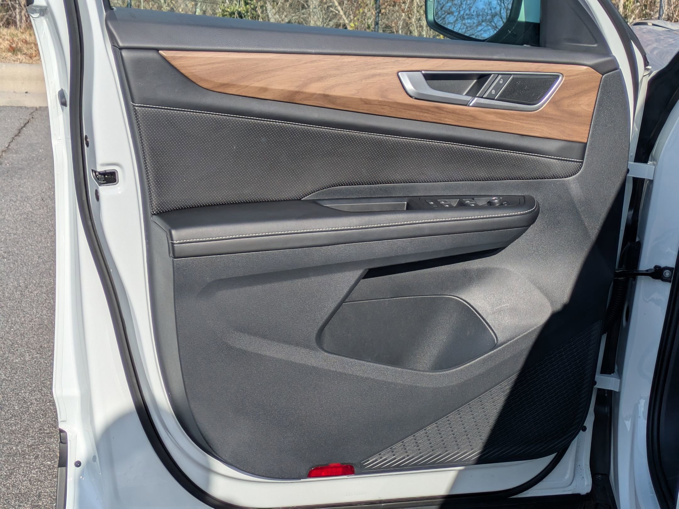 Used 2024 Volkswagen Atlas SE image 19