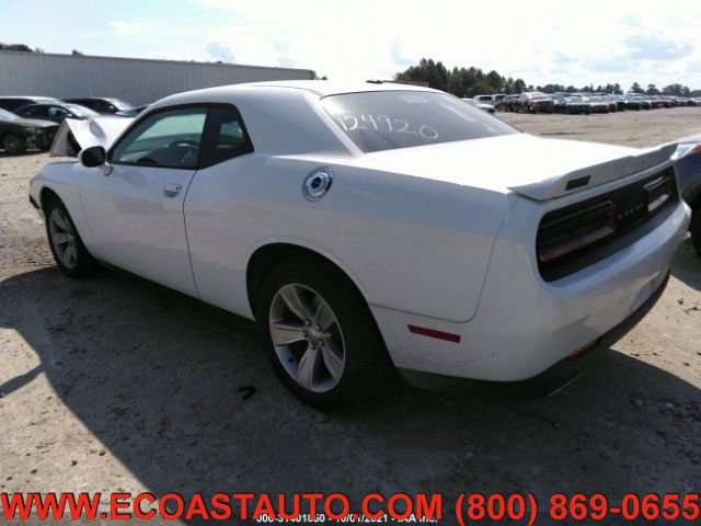 Used 2019 Dodge Challenger SXT image 2