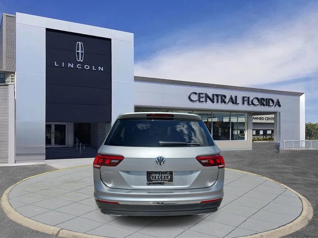 Used 2021 Volkswagen Tiguan SE w/ Panoramic Sunroof Package FWD image 6