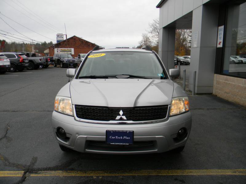 Used 2011 Mitsubishi Endeavor SE image 3