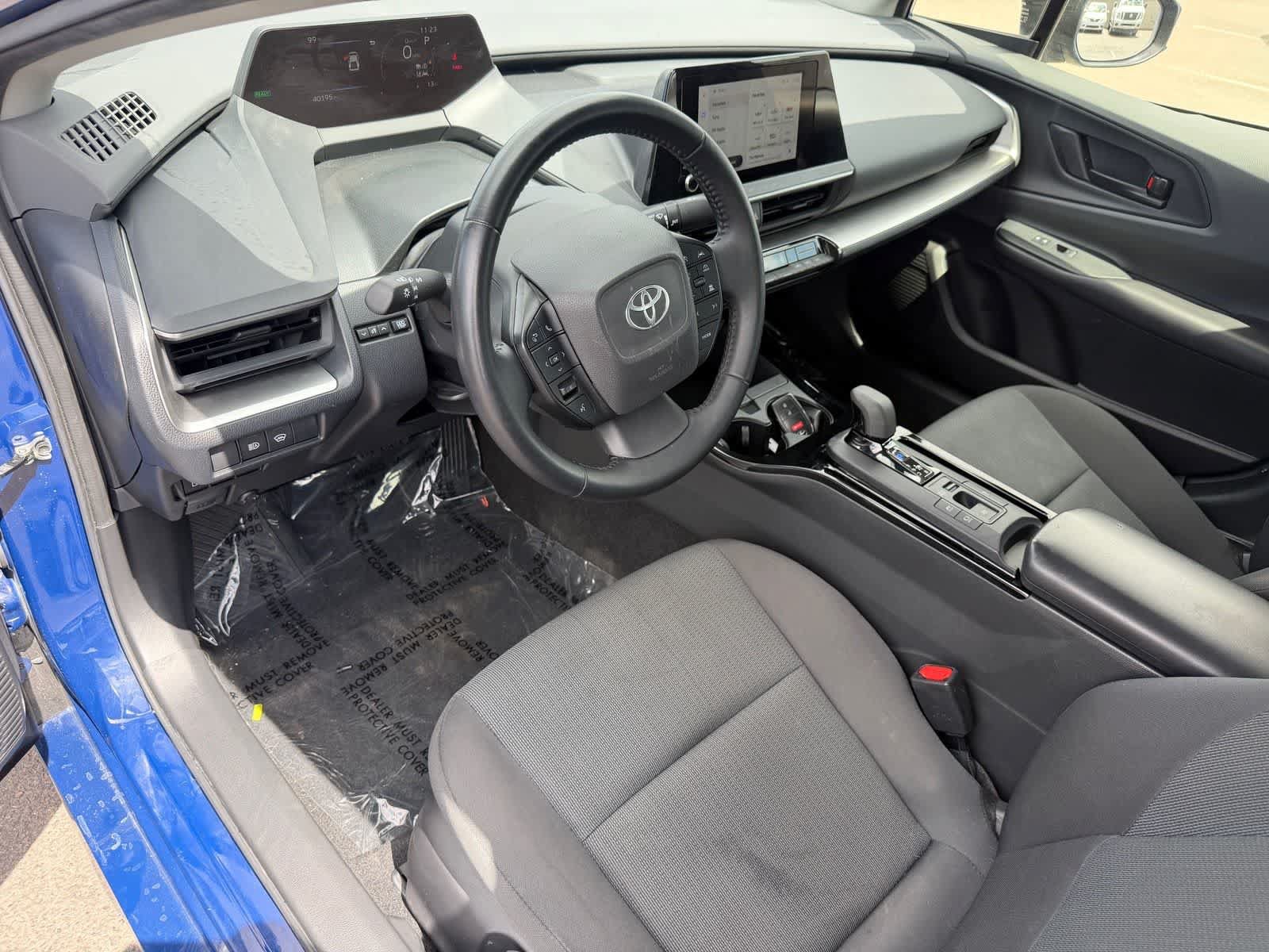 Used 2023 Toyota Prius LE FWD video 2