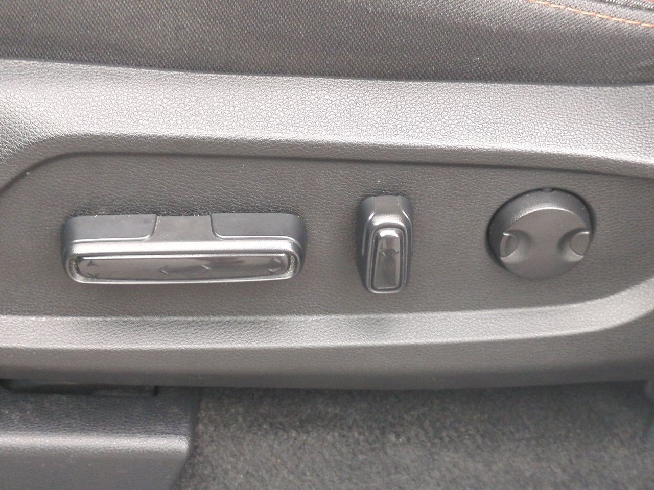 Used 2025 Honda Pilot Sport image 17
