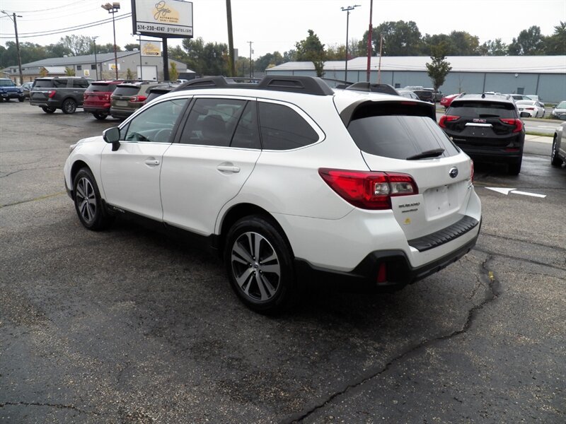 Used 2018 Subaru Outback 2.5i Limited AWD/4WD image 3