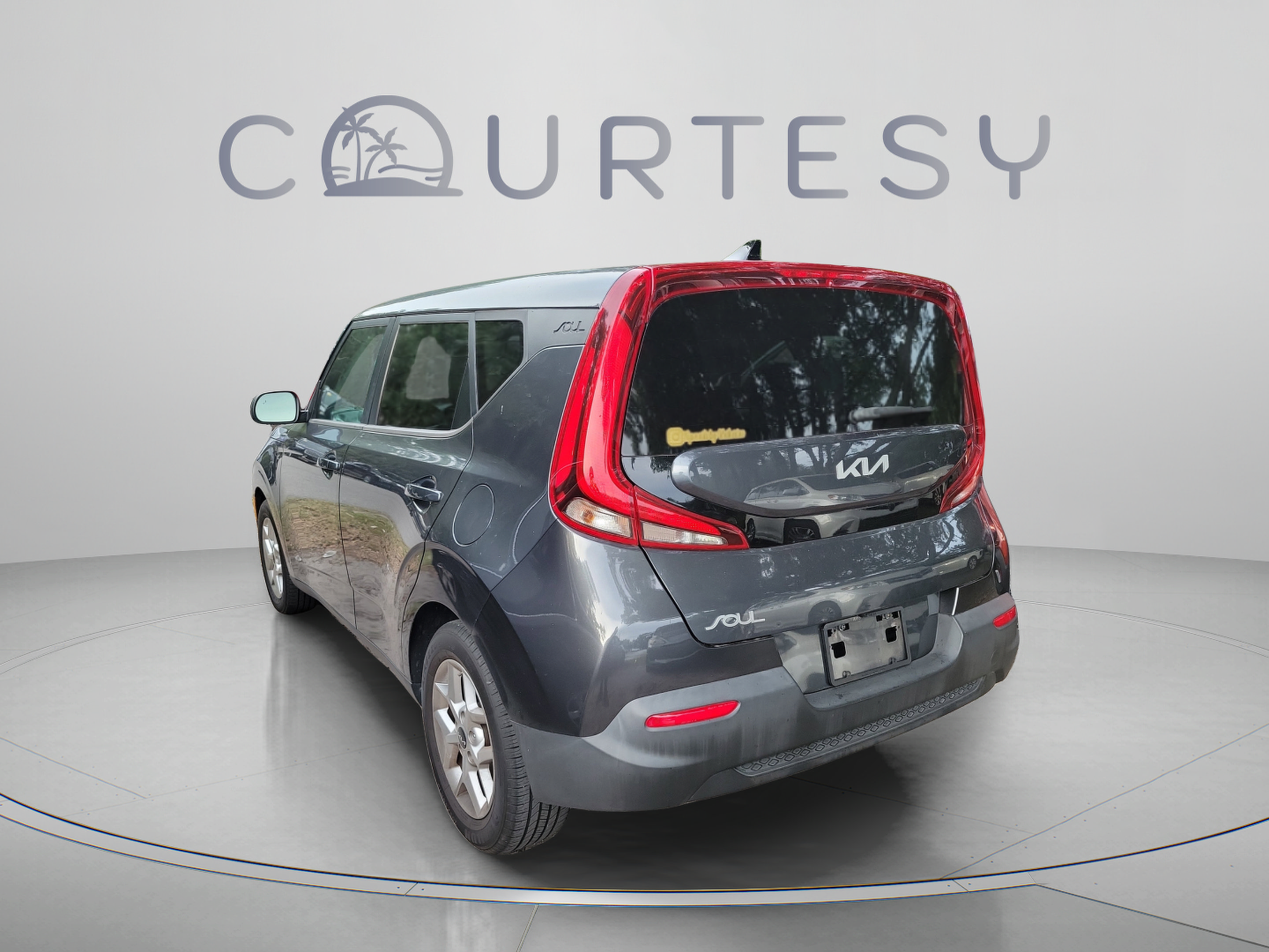 Used 2022 Kia Soul LX w/ Technology Package FWD image 3