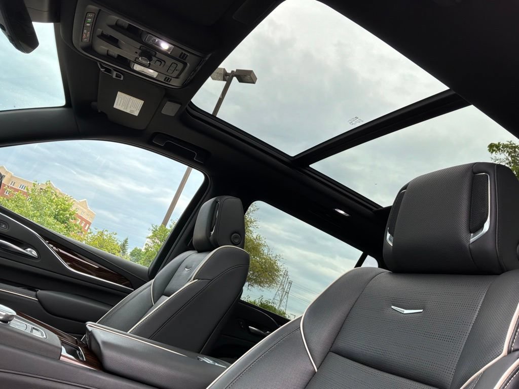 Used 2021 Cadillac Escalade ESV Premium Luxury AWD/4WD image 20
