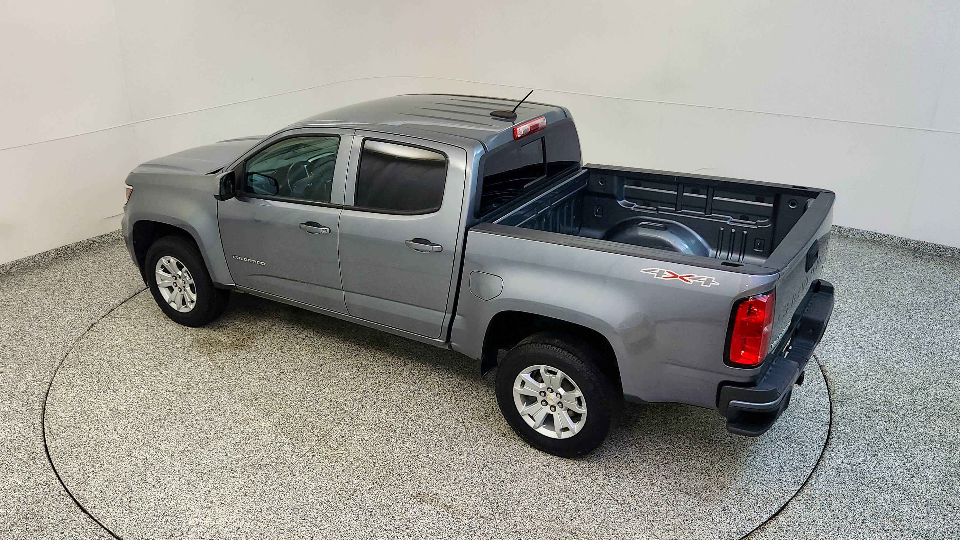 Used 2022 Chevrolet Colorado LT w/ LT Convenience Package AWD/4WD image 15