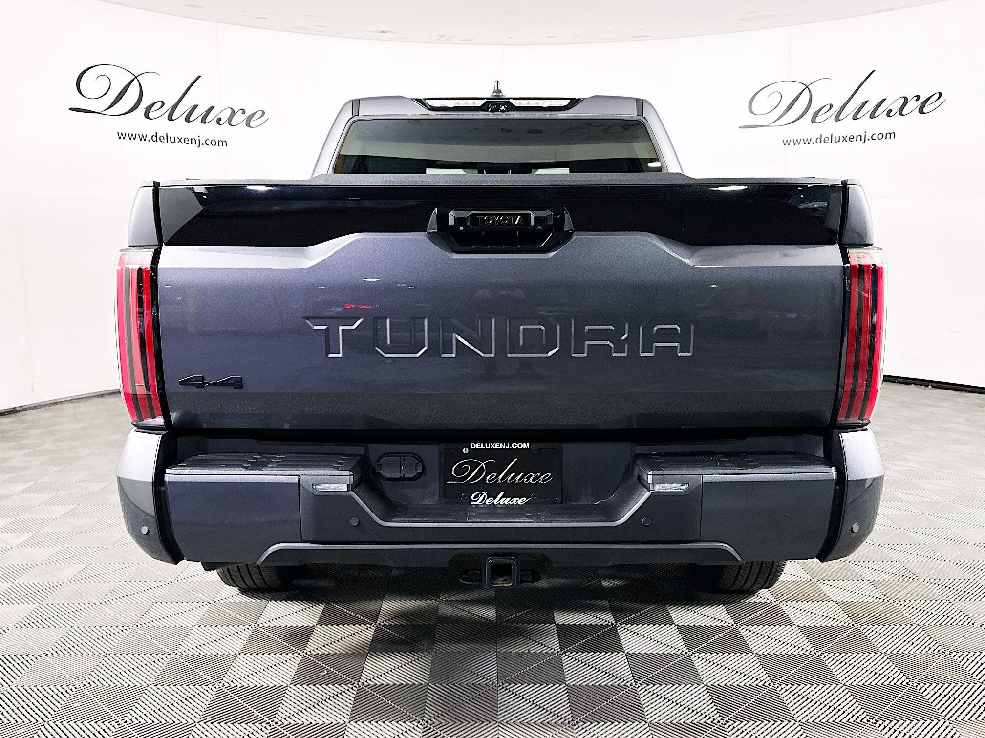 Used 2024 Toyota Tundra Platinum AWD/4WD image 5
