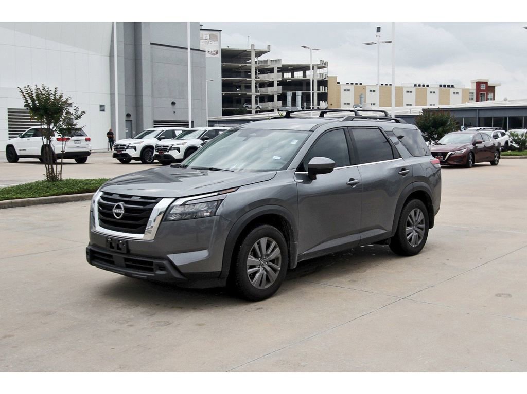 Used 2025 Nissan Pathfinder SV FWD image 2
