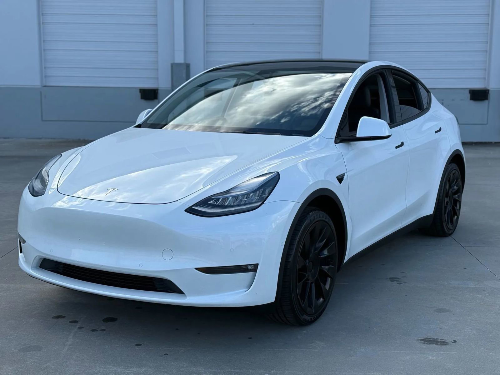 Used 2021 Tesla Model Y 2WD image 1