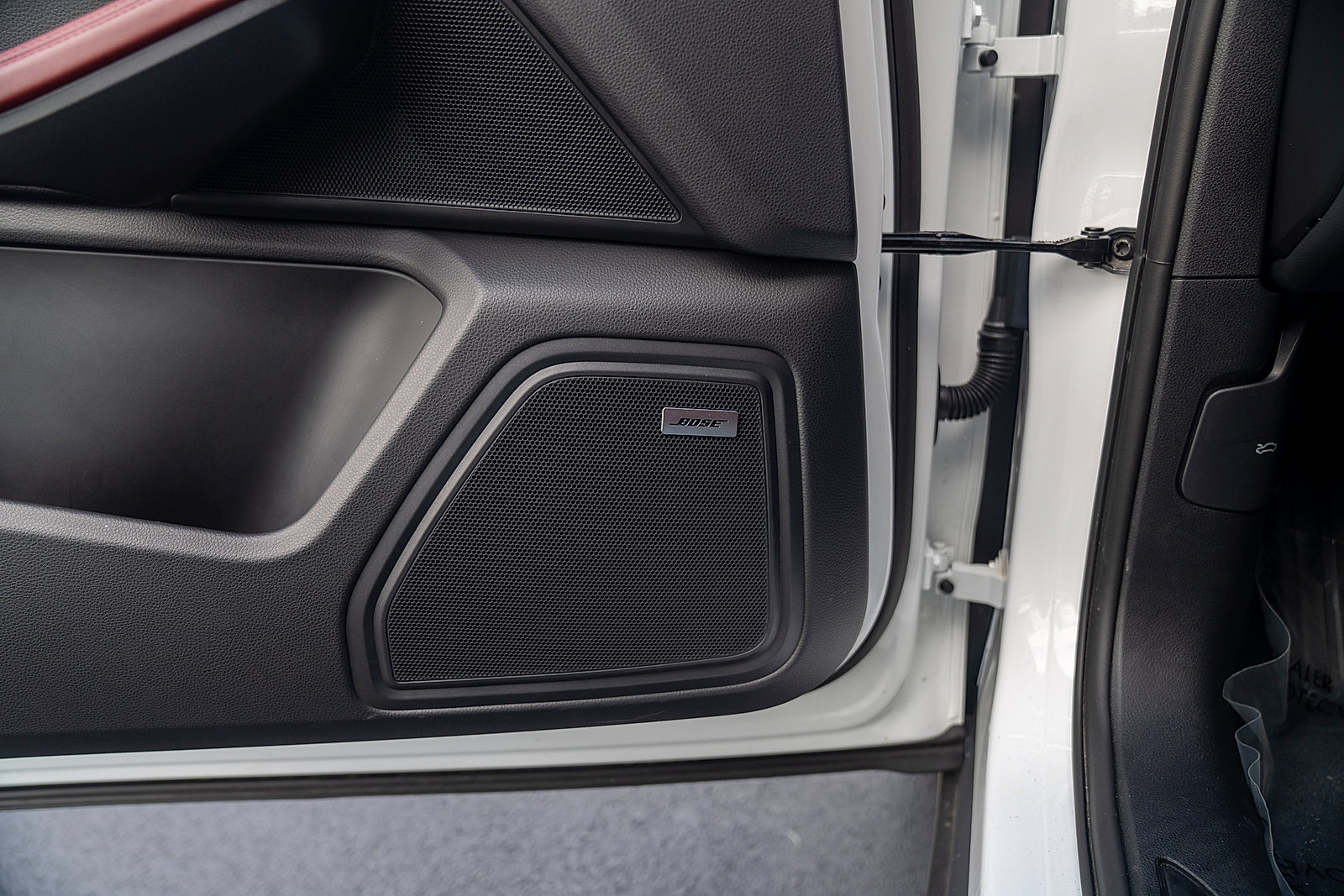 Certified 2026 Porsche Macan AWD/4WD image 19