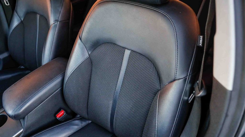 Used 2020 Kia Optima S FWD image 29