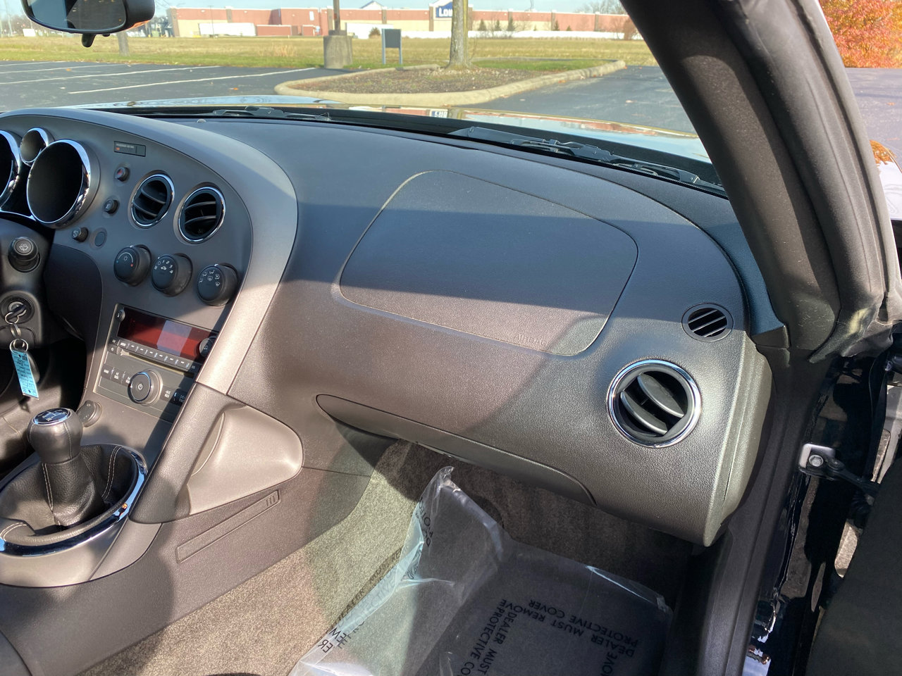 Used 2007 Pontiac Solstice Convertible w/ Premium Package image 35