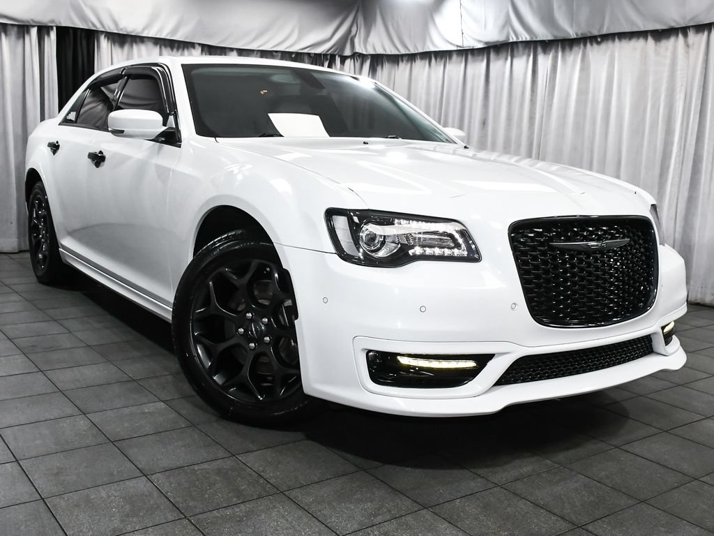 Used 2023 Chrysler 300 Touring L w/ Comfort Group AWD/4WD image 3