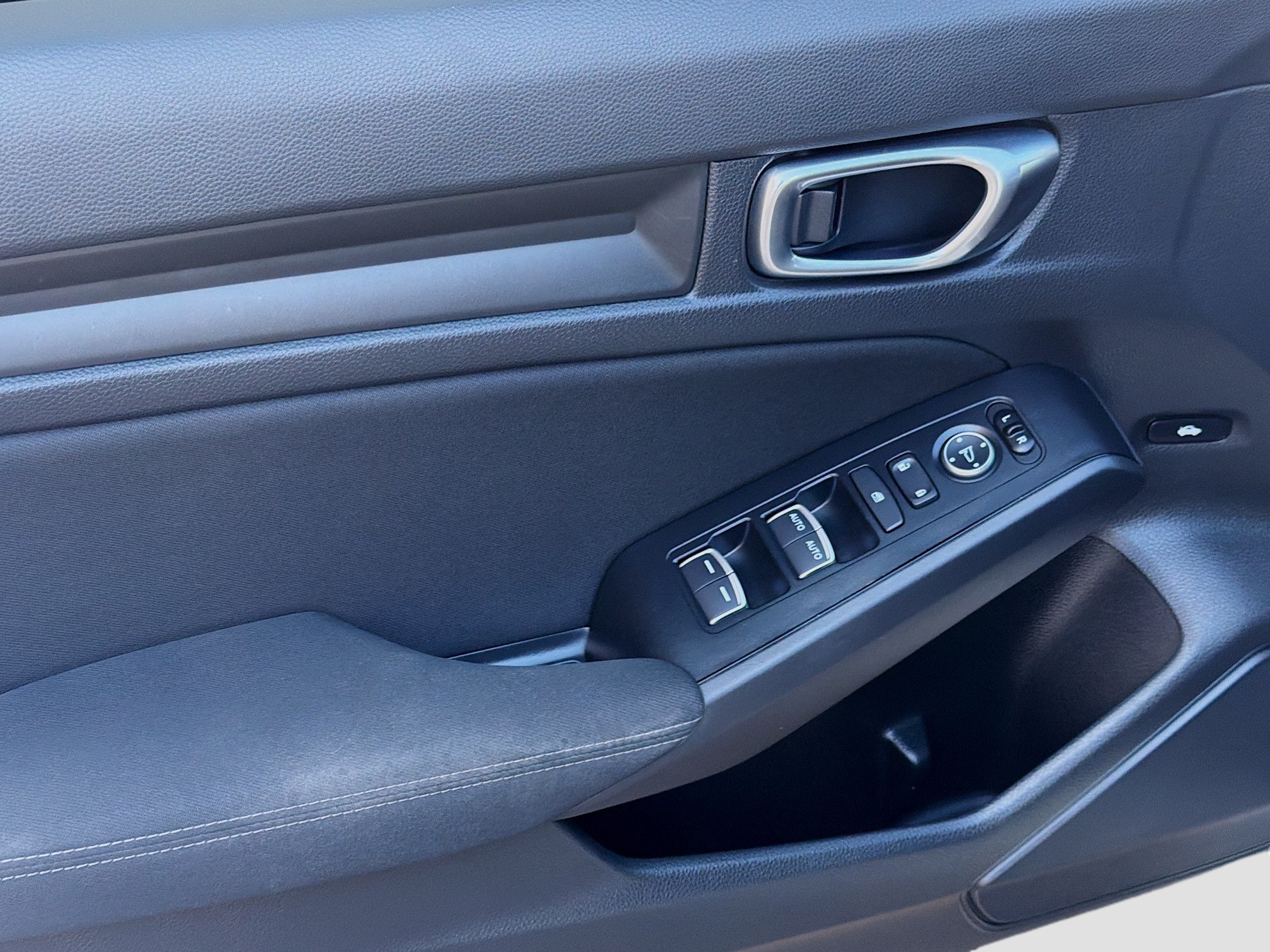 Used 2025 Honda Civic Sport image 14
