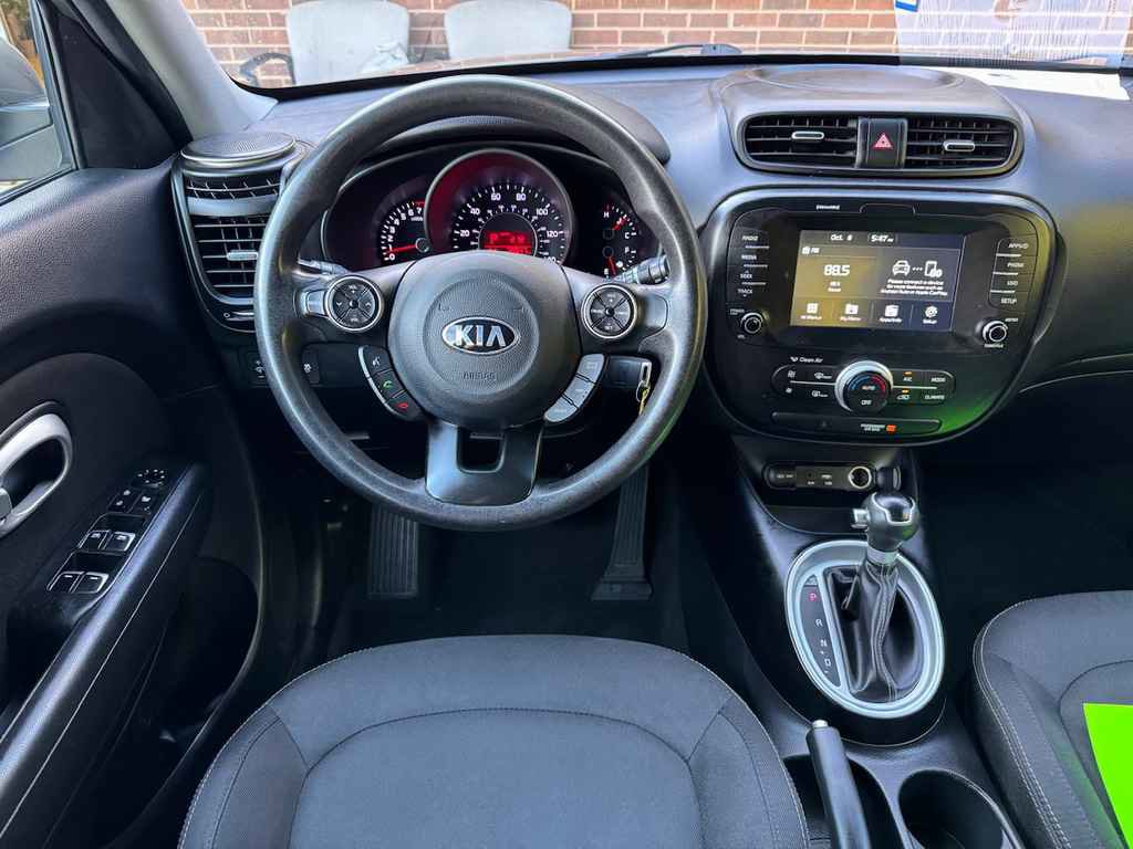 Used 2018 Kia Soul + image 13