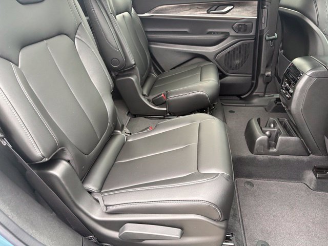 New 2027 Jeep Grand Cherokee L Limited AWD/4WD image 18