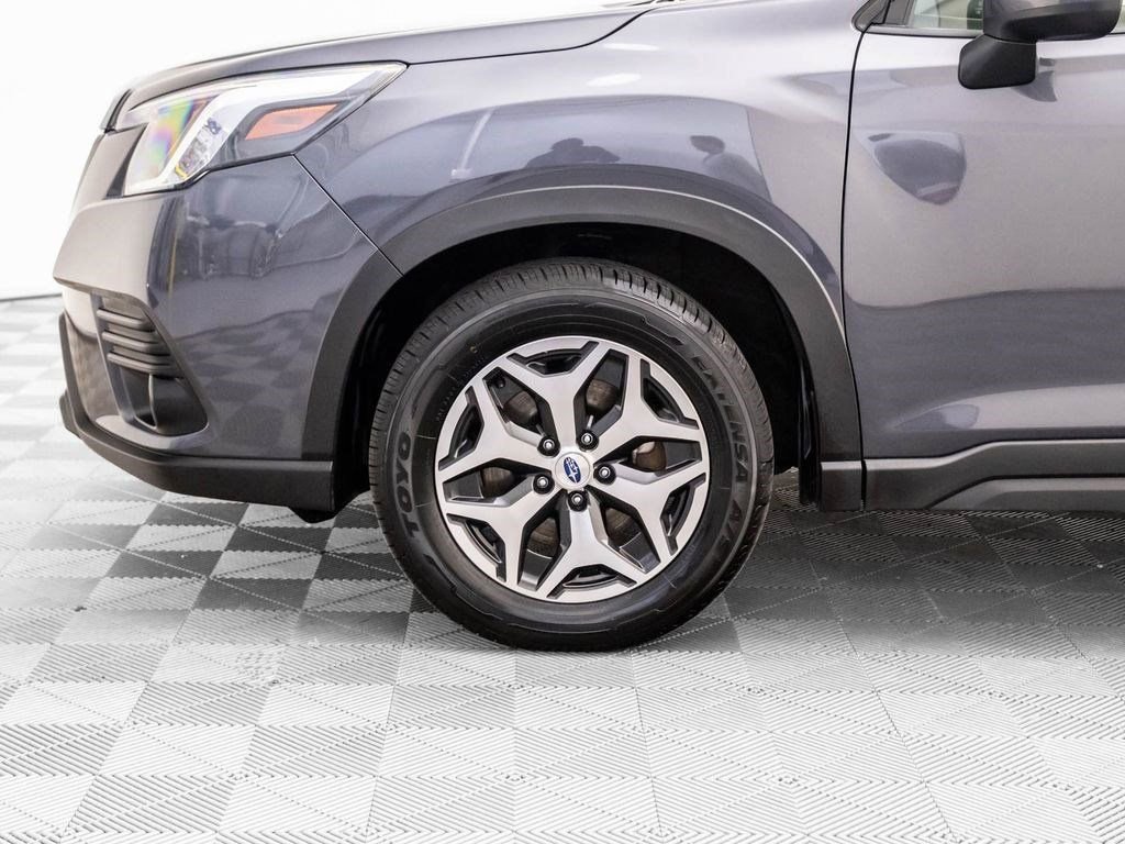 Used 2023 Subaru Forester Premium AWD/4WD image 36