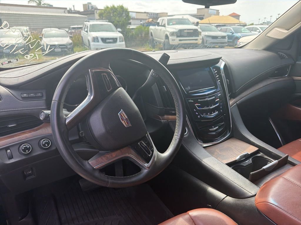 Used 2017 Cadillac Escalade Premium Luxury image 11