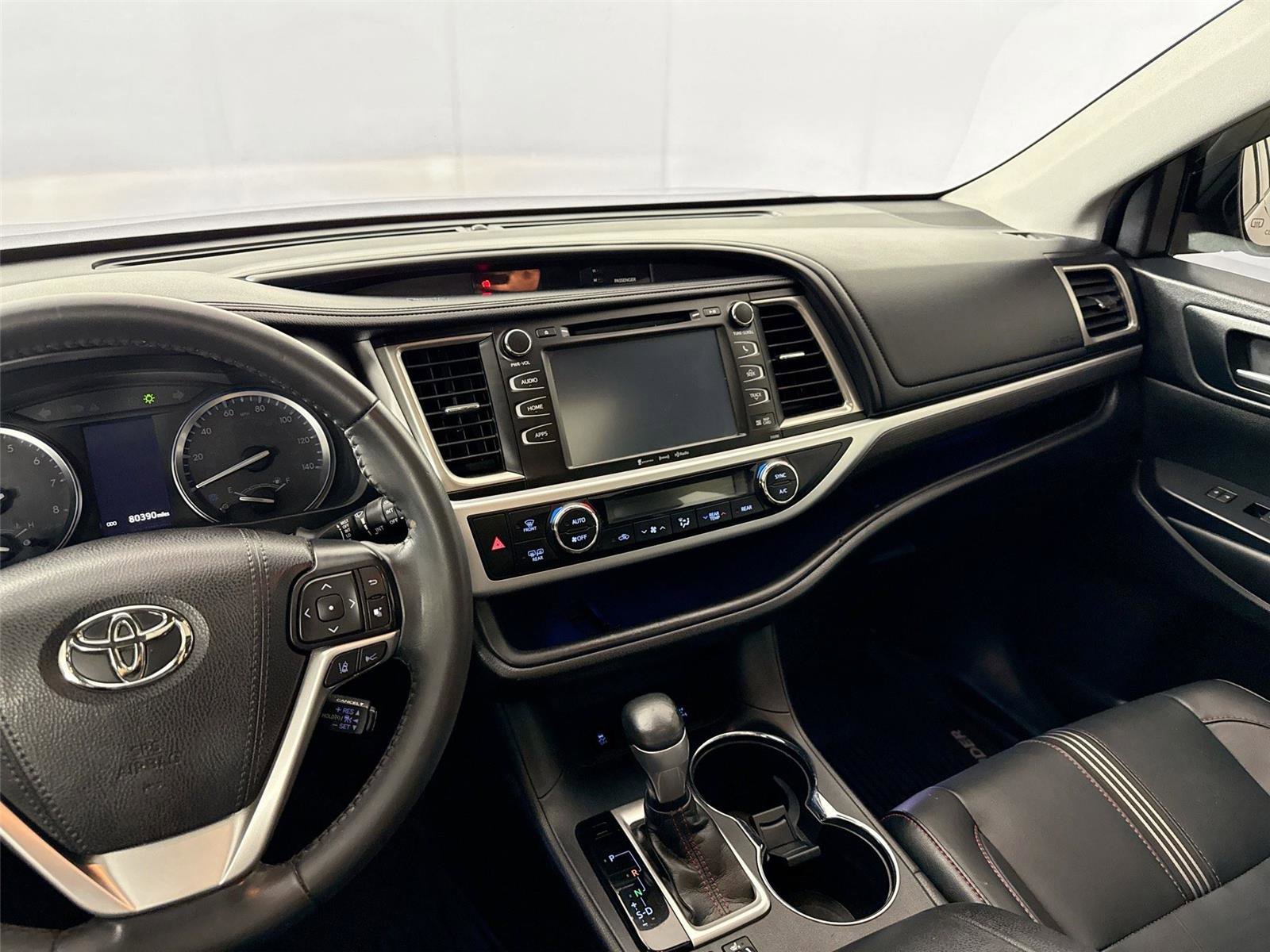 Used 2019 Toyota Highlander SE AWD/4WD image 32