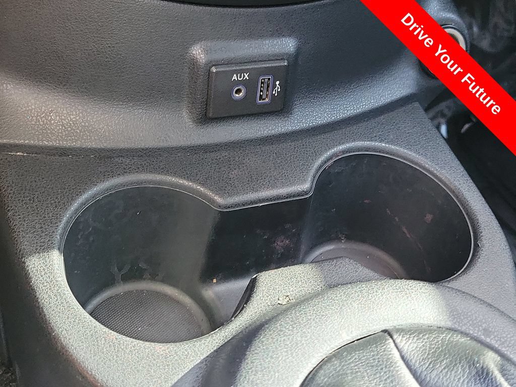 Used 2019 Nissan Versa S FWD image 13