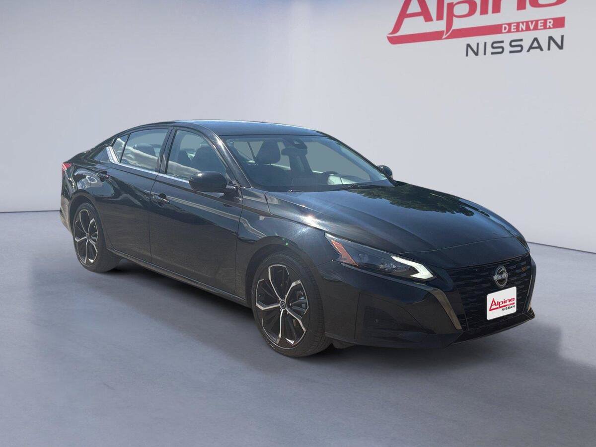 Used 2024 Nissan Altima 2.5 SR FWD image 7