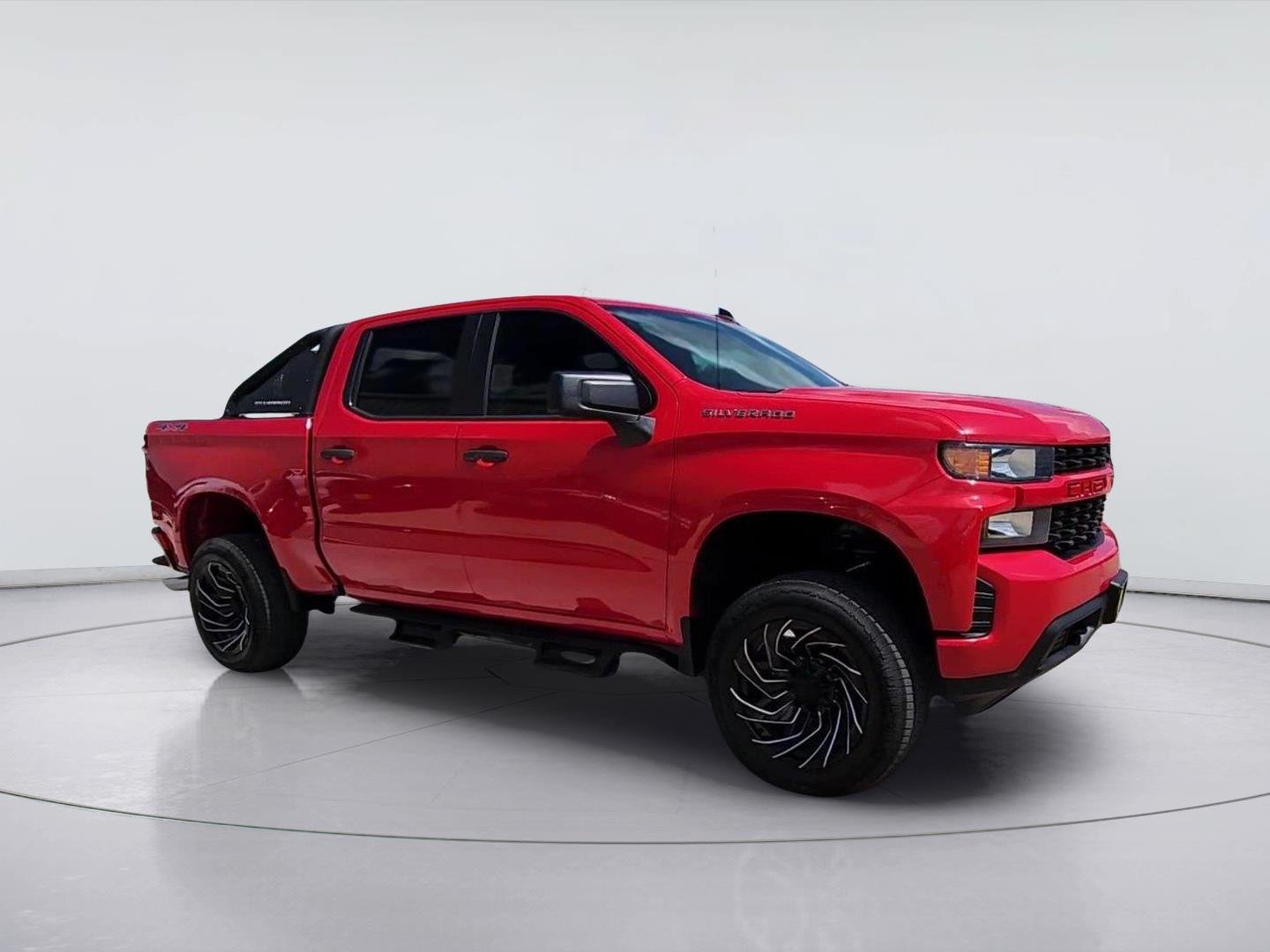 Used 2020 Chevrolet Silverado 1500 Custom w/ Custom Value Package AWD/4WD image 2