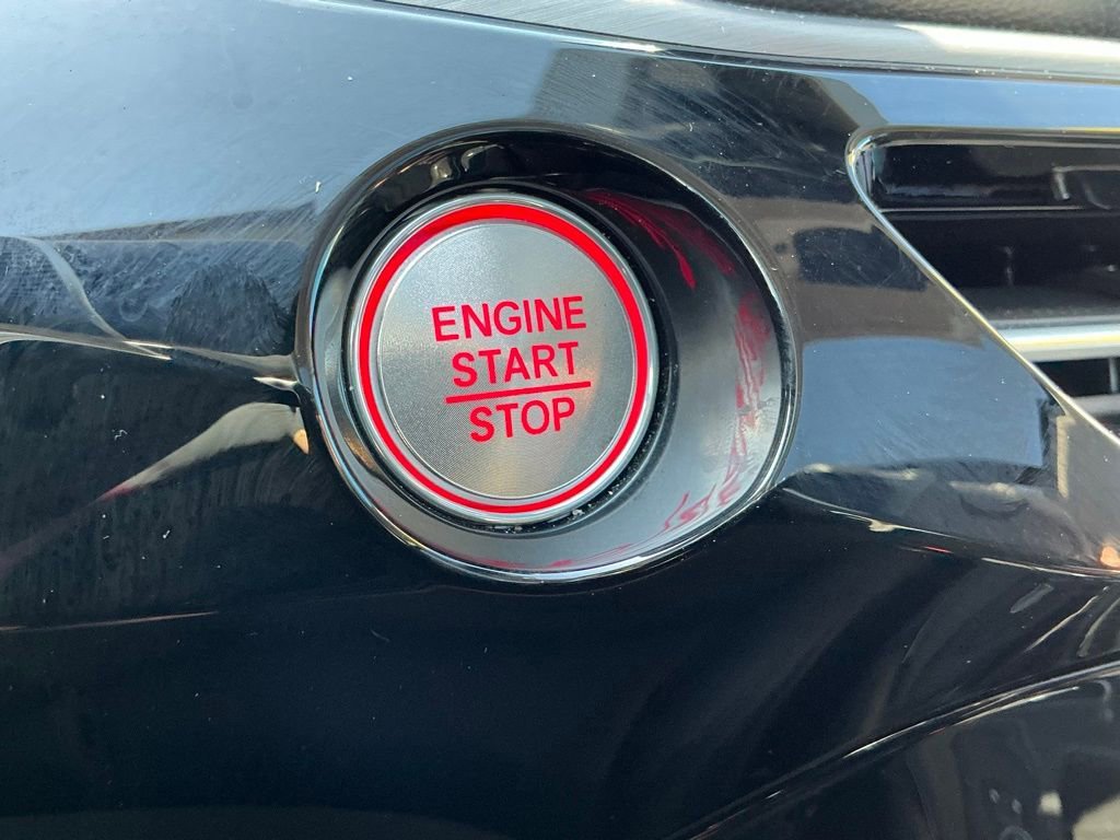 Used 2025 Acura MDX FWD image 38