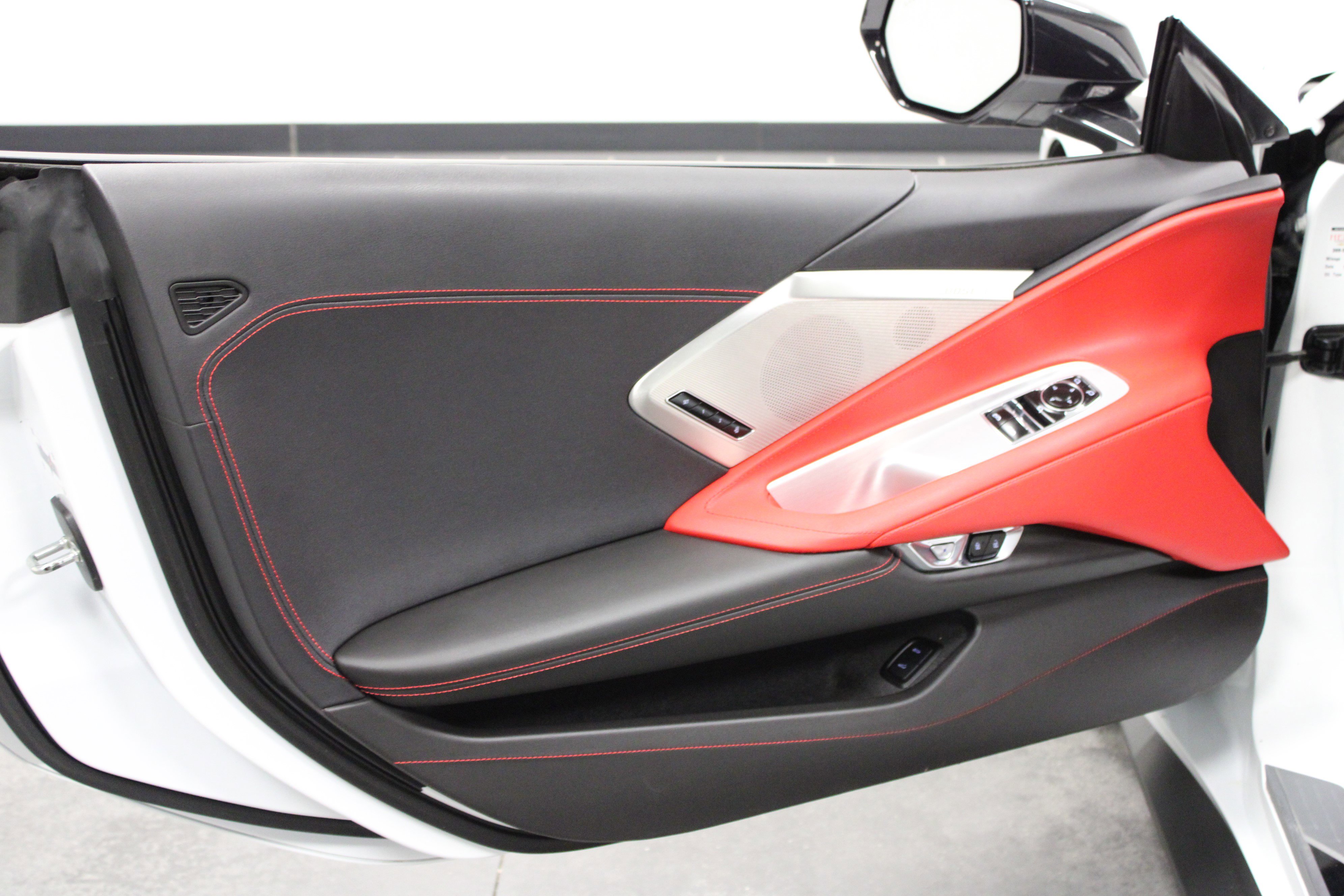 Used 2023 Chevrolet Corvette Stingray Preferred Cpe w/ Z51 Performance Package image 11