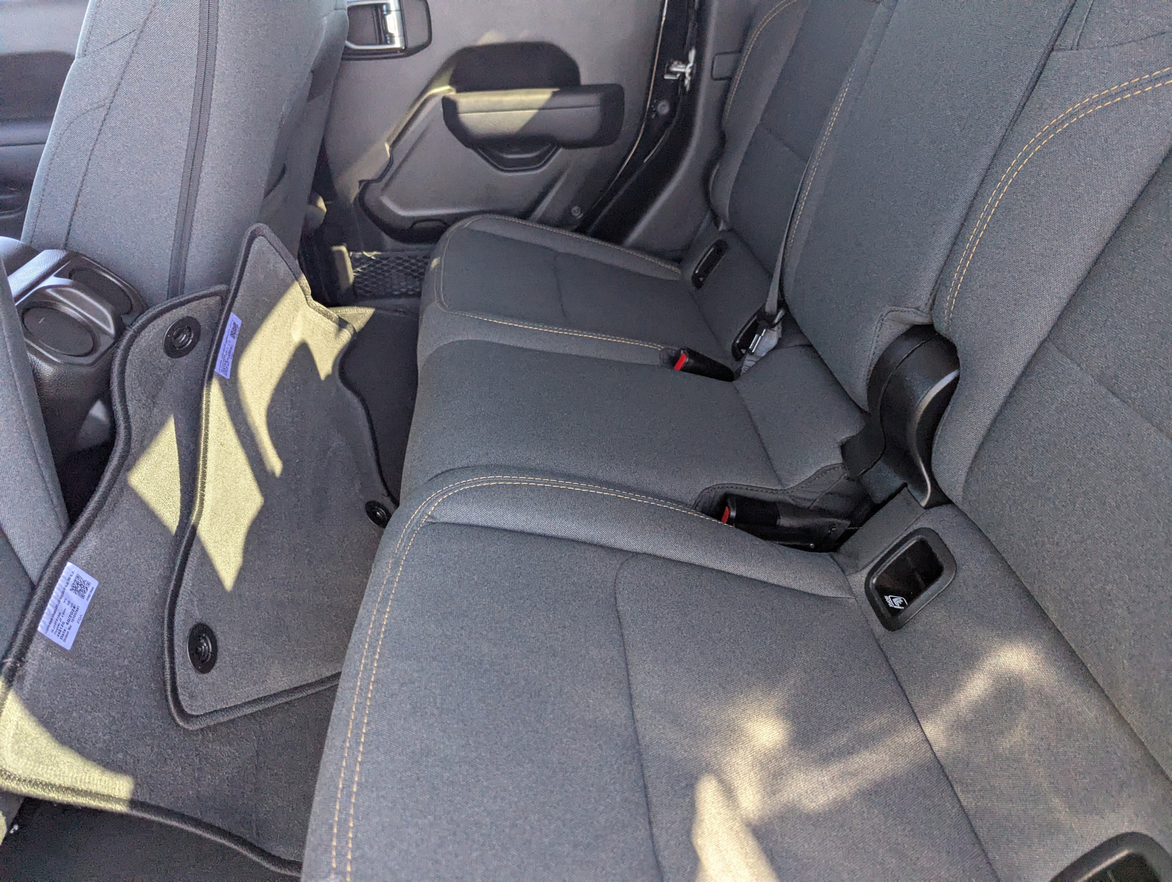 Used 2025 Jeep Gladiator Sport image 16