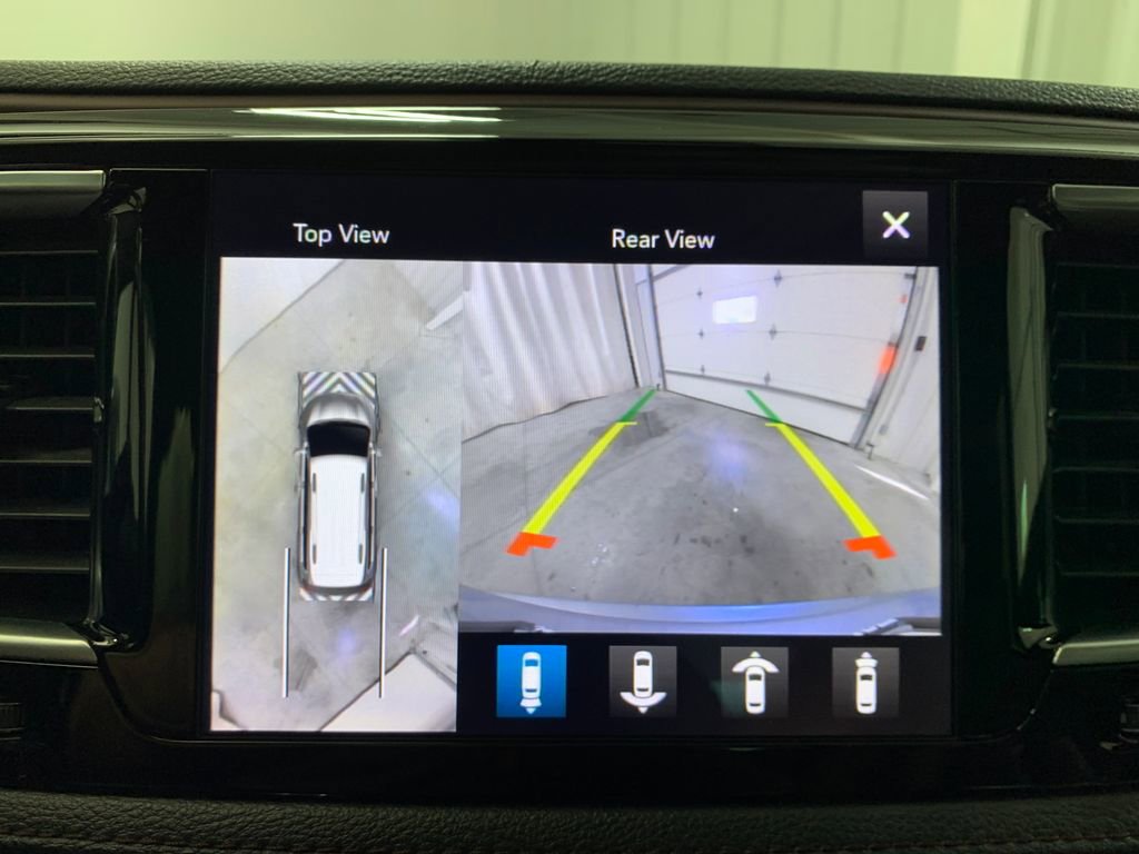 Used 2020 Chrysler Pacifica Limited FWD image 12
