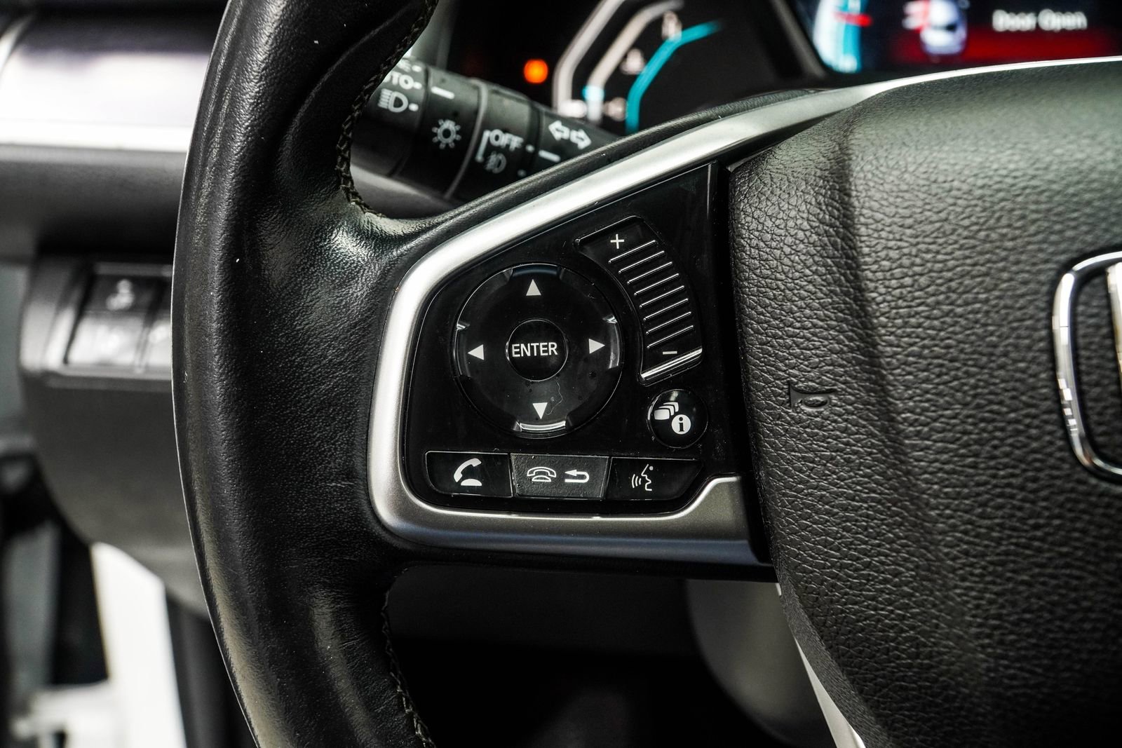 Used 2018 Honda Civic Touring image 25