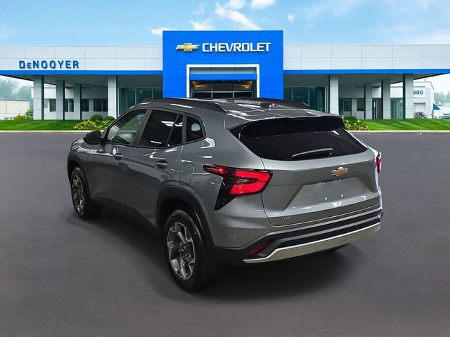 New 2026 Chevrolet Trax LT w/ Driver Confidence Package FWD image 10