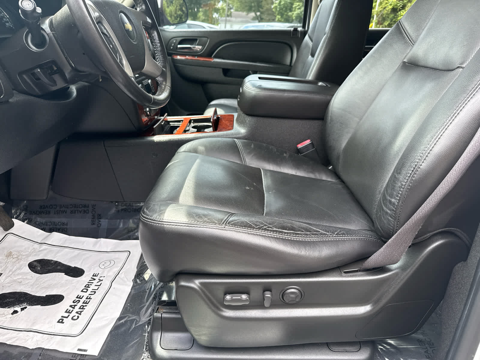 Used 2010 Chevrolet Tahoe LTZ AWD/4WD image 11