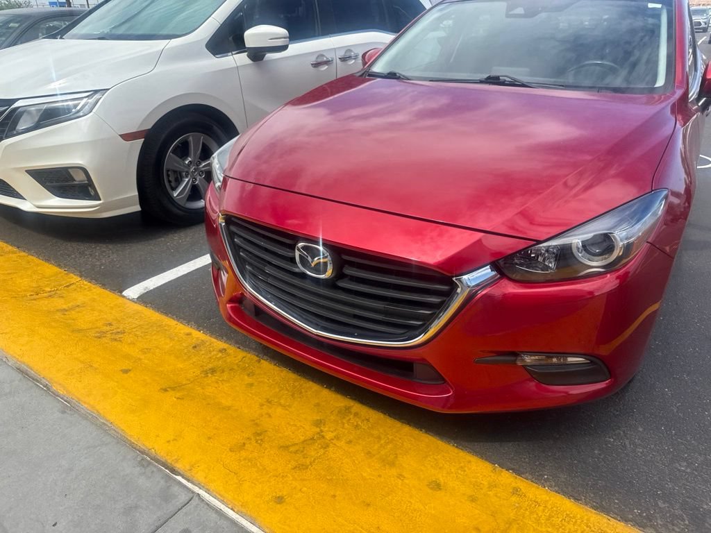 Used 2018 MAZDA MAZDA3 Touring FWD image 2