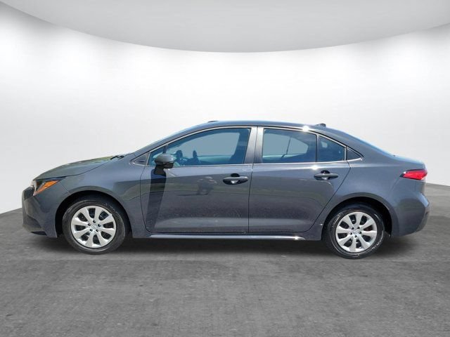Used 2026 Toyota Corolla LE FWD image 2