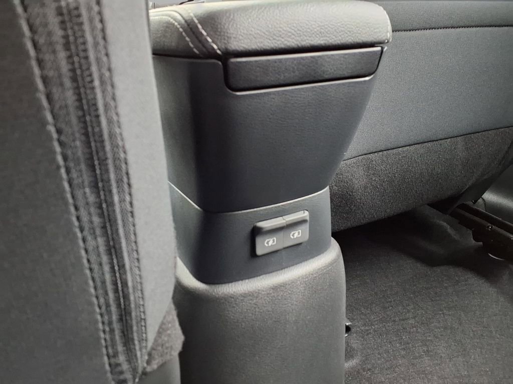 Certified 2025 Nissan Kicks Play S image 23