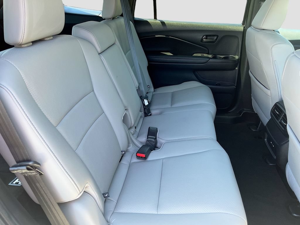 Used 2025 Honda Passport EX-L image 27