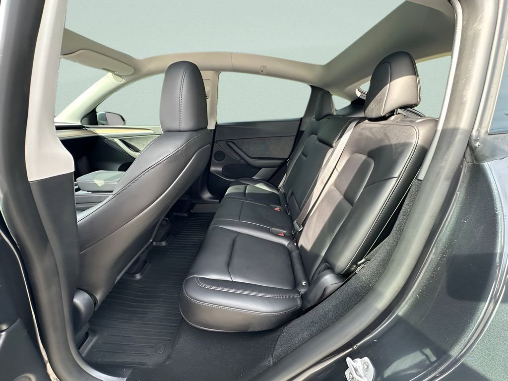 Used 2024 Tesla Model Y Long Range RWD image 22
