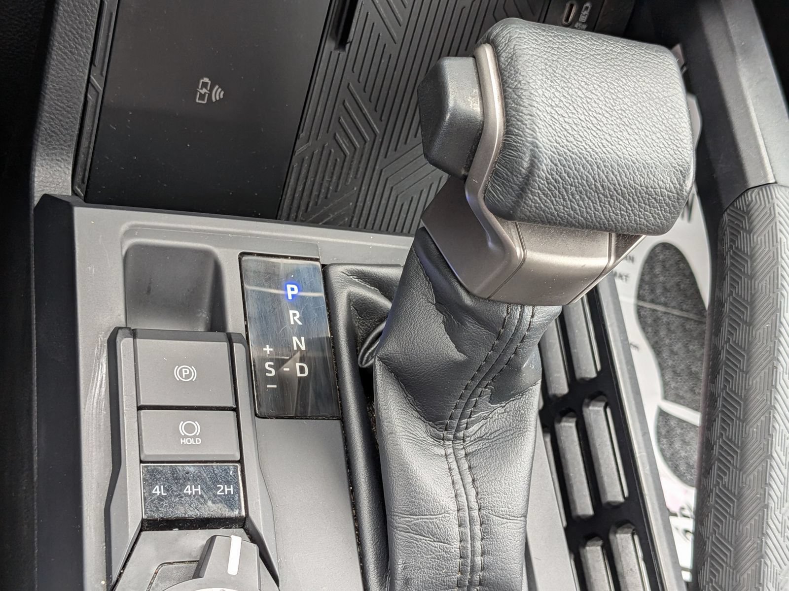 Used 2024 Toyota Tacoma SR5 AWD/4WD image 25