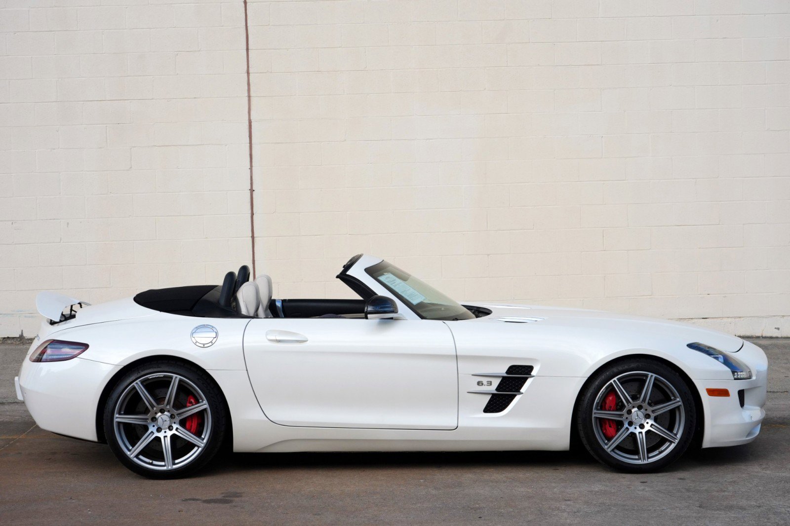 Used 2012 Mercedes-Benz SLS AMG Roadster image 45