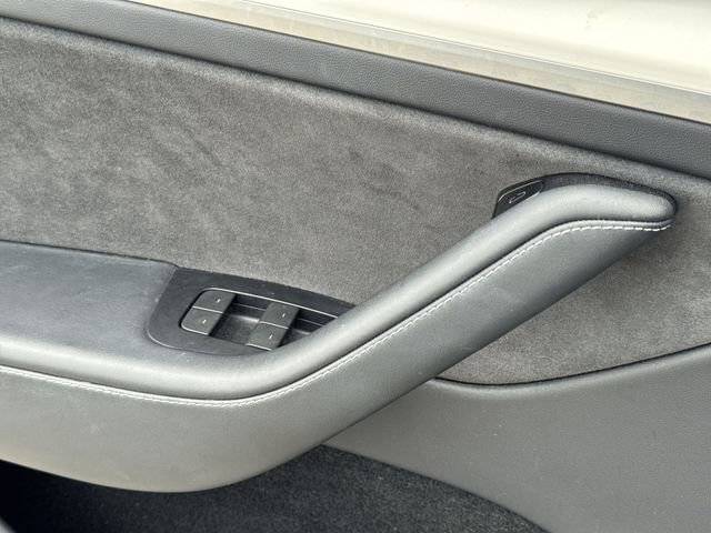 Used 2023 Tesla Model Y Long Range AWD/4WD image 13