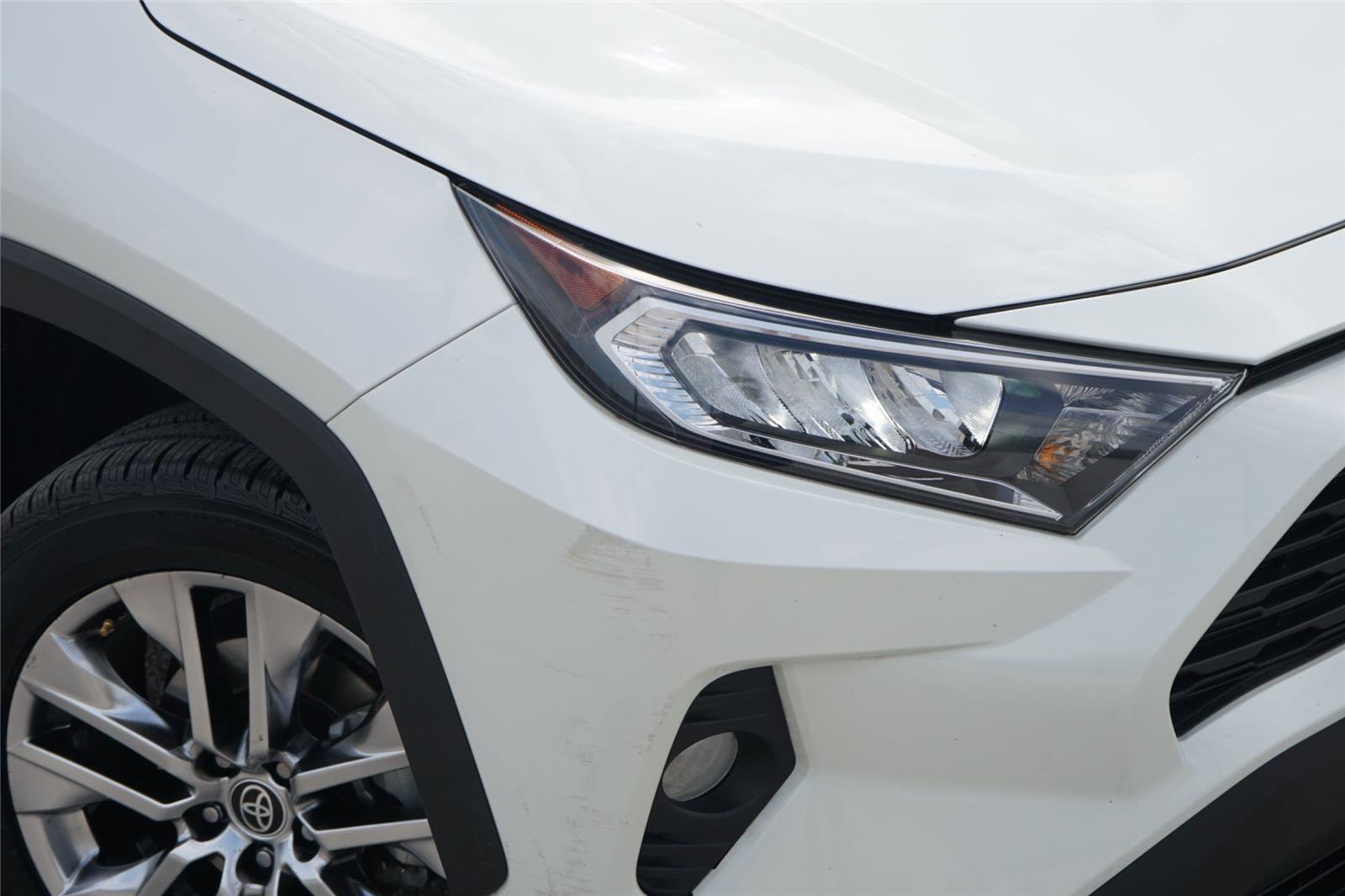Used 2021 Toyota RAV4 XLE Premium FWD image 3